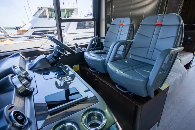 Slide: The Image of Sunseeker Predator 65 2023 - 32