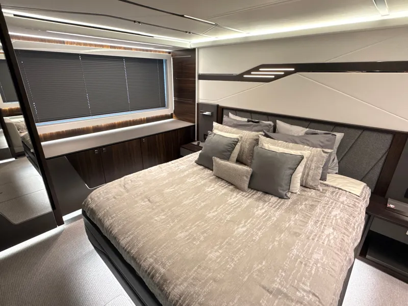 Slide: The Image of Sunseeker Predator 65 2023 - 45