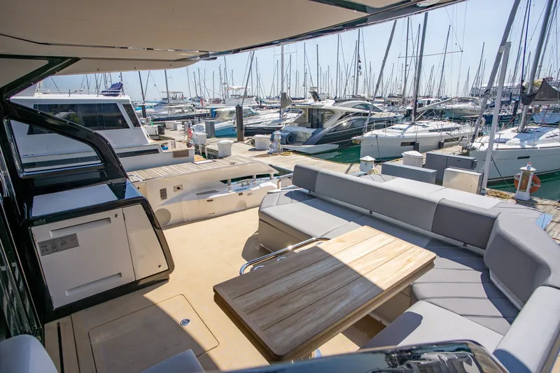 Slide: The Image of Sunseeker Predator 65 2023 - 14