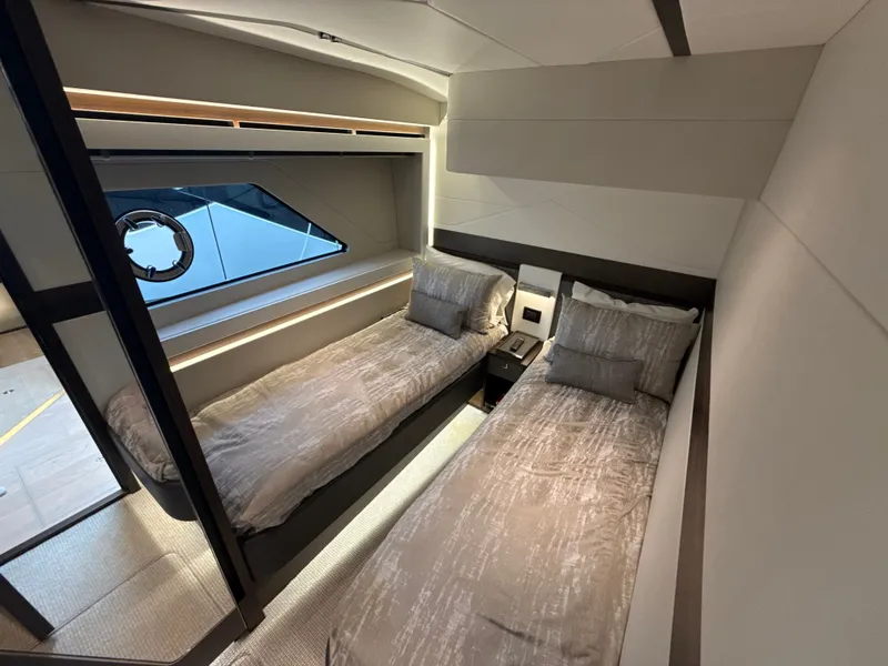Slide: The Image of Sunseeker Predator 65 2023 - 80