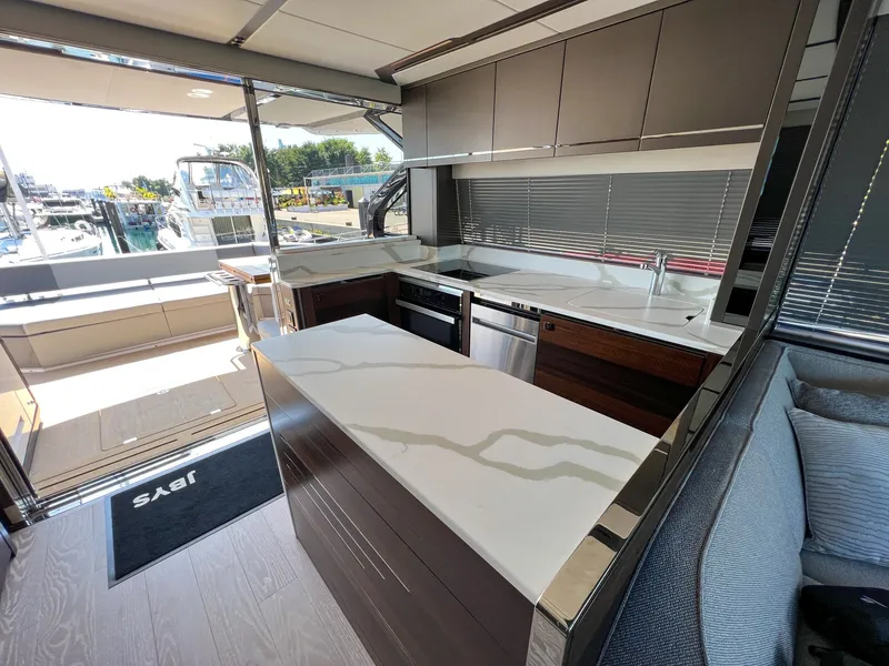 Slide: The Image of Sunseeker Predator 65 2023 - 25