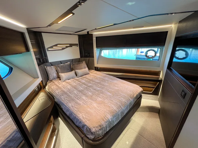 Slide: The Image of Sunseeker Predator 65 2023 - 75