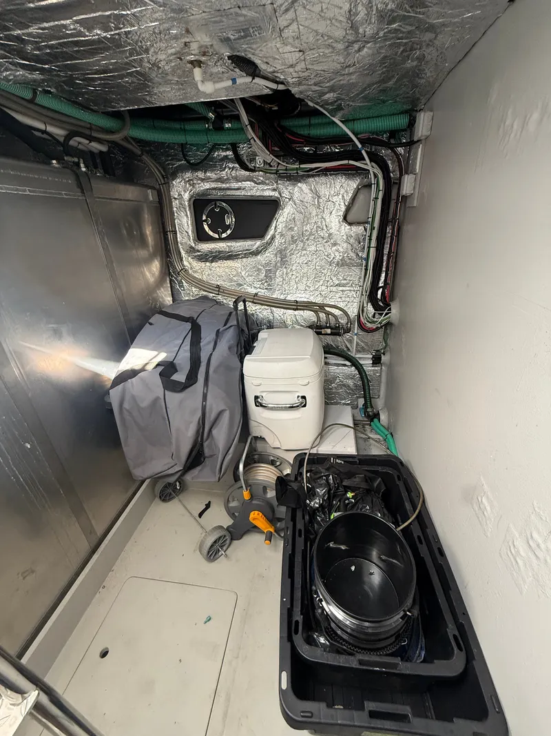 Slide: The Image of Sunseeker Predator 65 2023 - 90