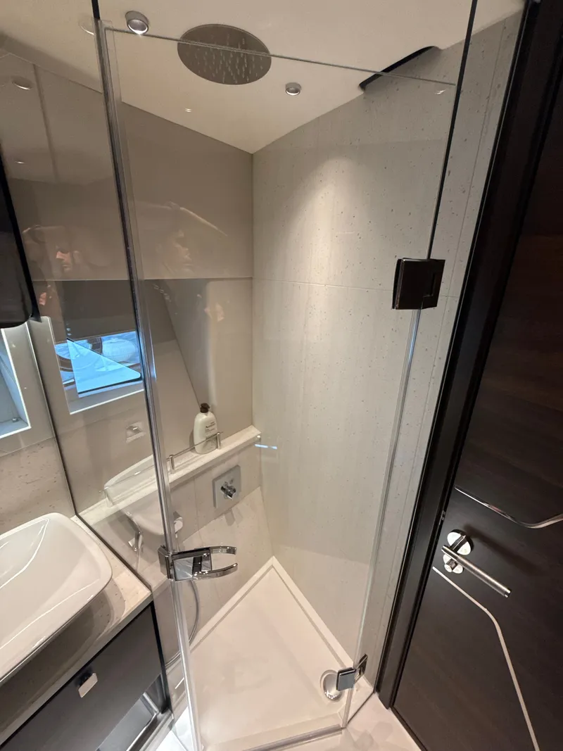 Slide: The Image of Sunseeker Predator 65 2023 - 87