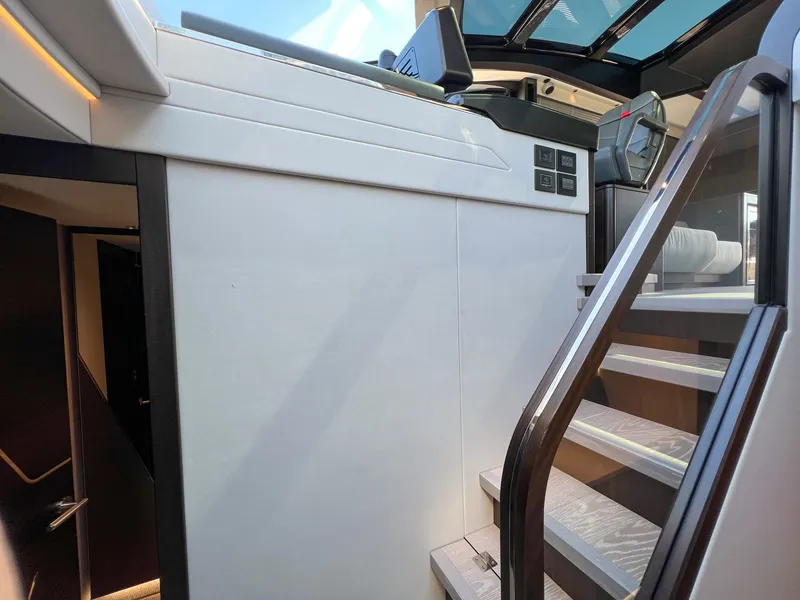 Slide: The Image of Sunseeker Predator 65 2023 - 38