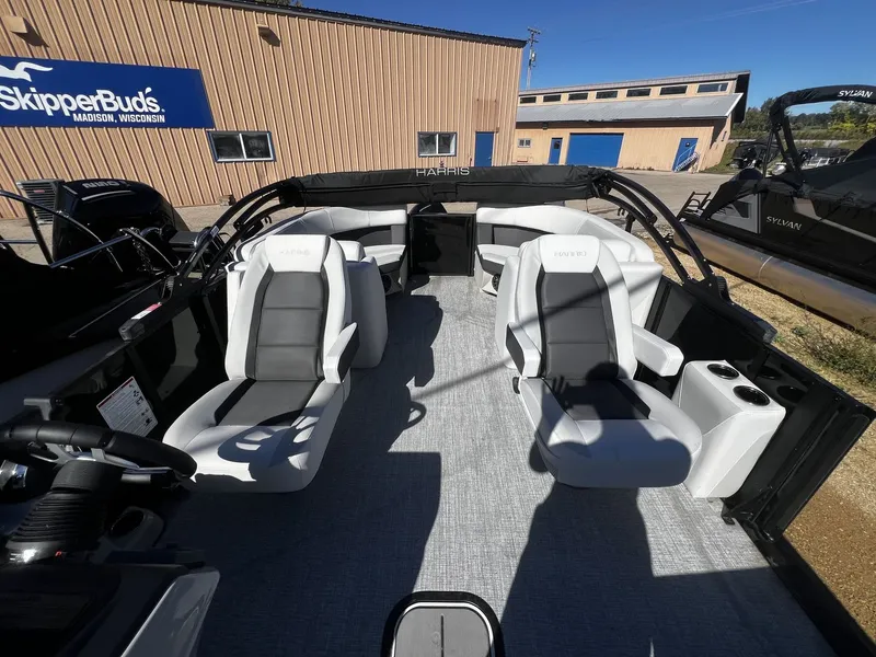 Slide: The Image of Harris Cruiser 230 2026 - 2