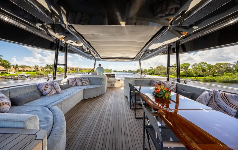 Slide: The Image of Flybridge - 25