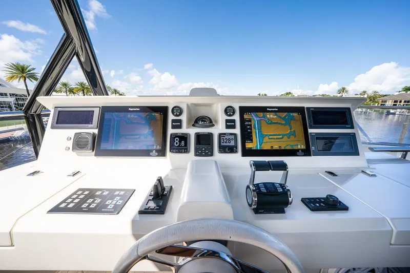 Slide: The Image of Flybridge Helm 2 - 39