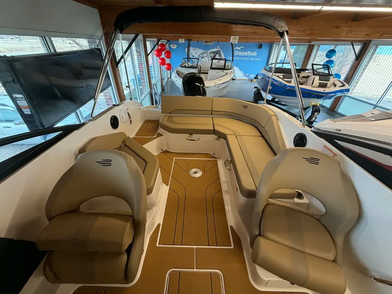 Slide: The Image of Bayliner V20 2026 - 14