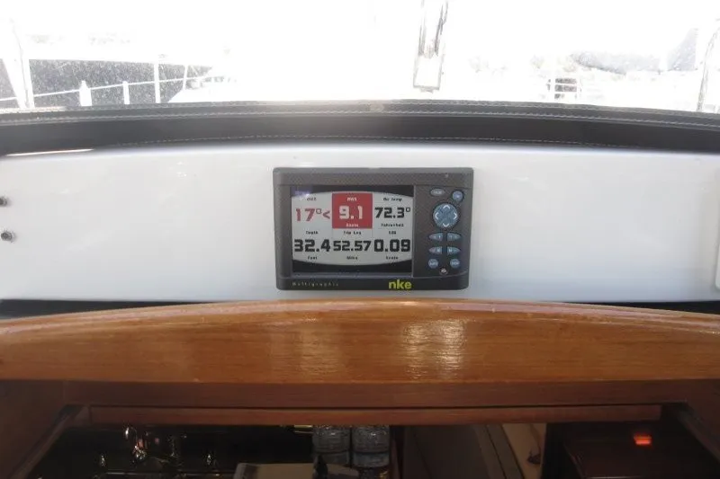 Slide: The Image of NKE navigation display on 2014 Outbound 46 yacht, showing speed and heading data. - 35