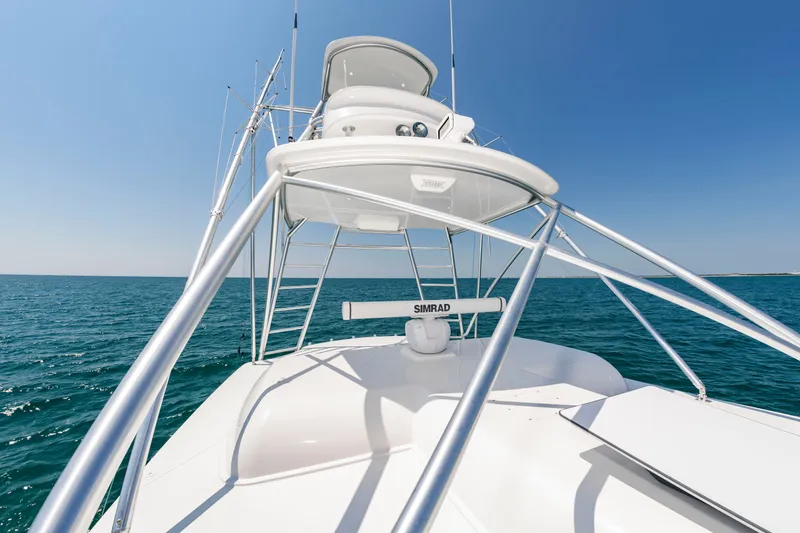 Slide: The Image of 2018 Viking Sport Tower on open sea with clear sky. - 21