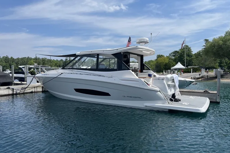 The Image of Regal 36 Grande Coupe 2022 - undefined