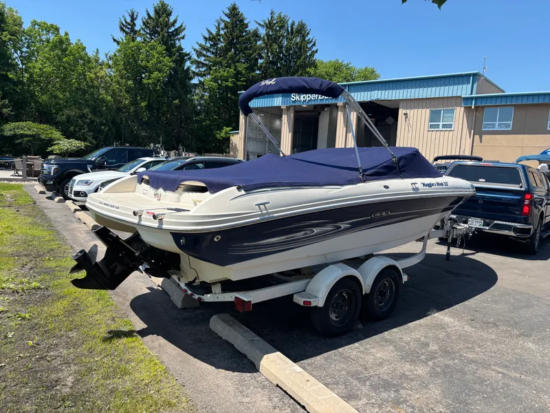 Slide: The Image of Sea Ray 200 SPORT 2005 - 1
