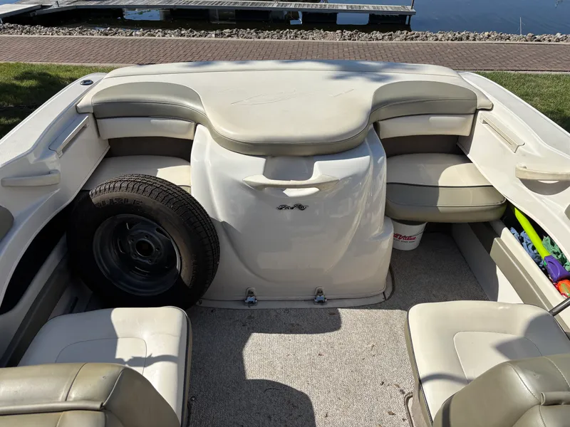 Slide: The Image of Sea Ray 200 SPORT 2005 - 10