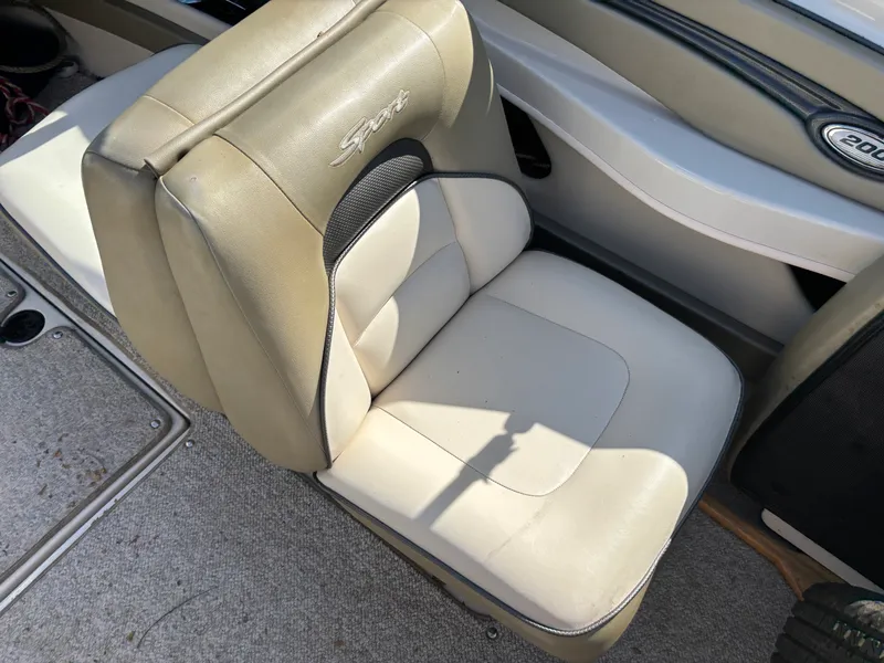 Slide: The Image of Sea Ray 200 SPORT 2005 - 16