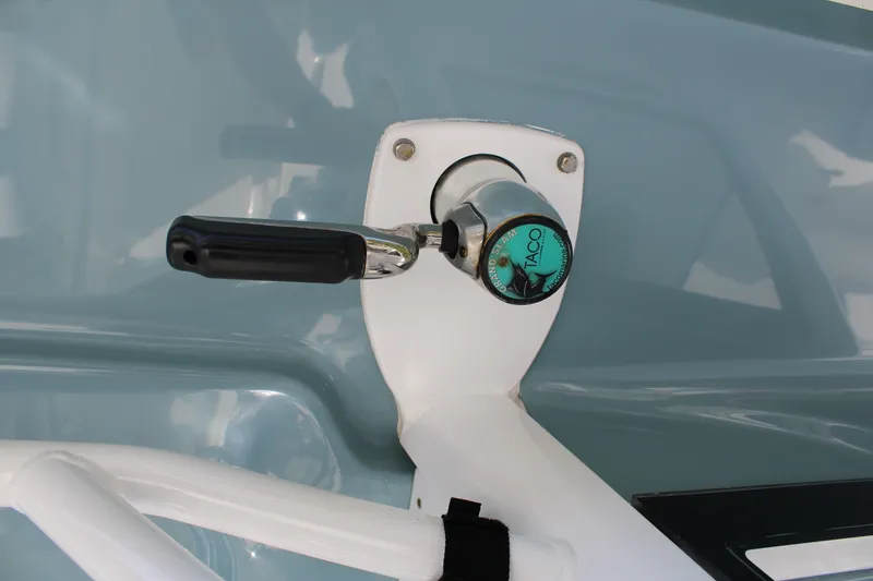 Slide: The Image of Close-up of a 2019 Sea Hunt Gamefish 25 boat control lever. - 17