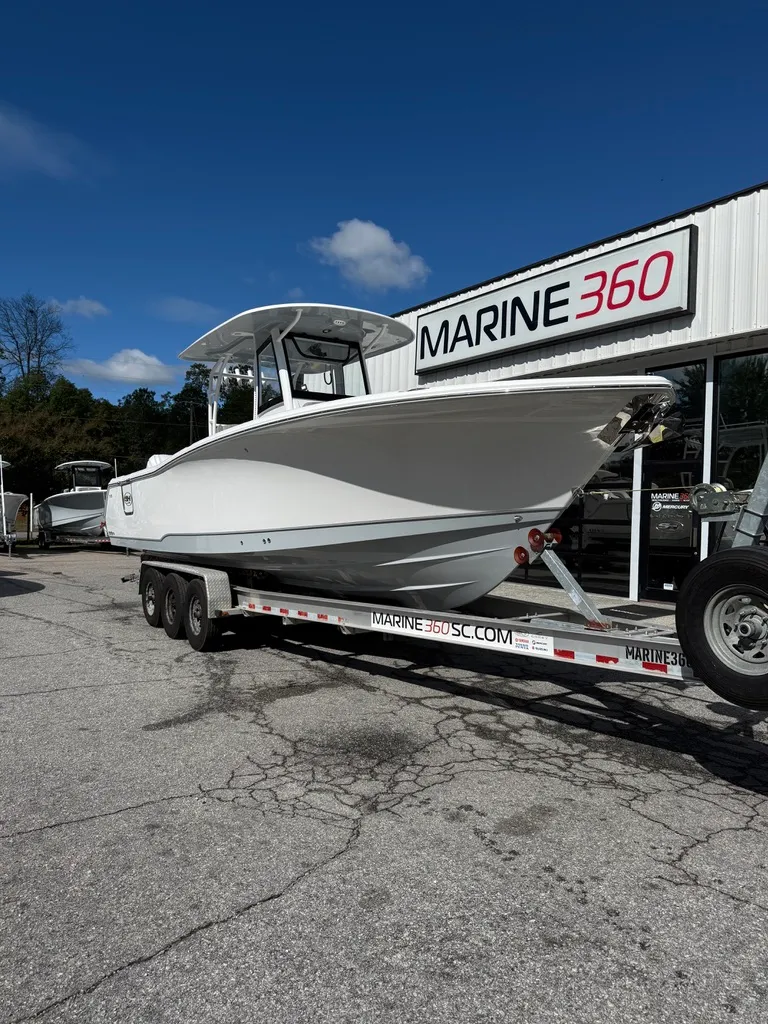 The Image of Sea Hunt Ultra 305 CB 2026 - 0