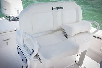 Slide: The Image of Manufacturer Provided Image: 2020 Everglades 253 Center Console boat with white cushioned seating. - 10