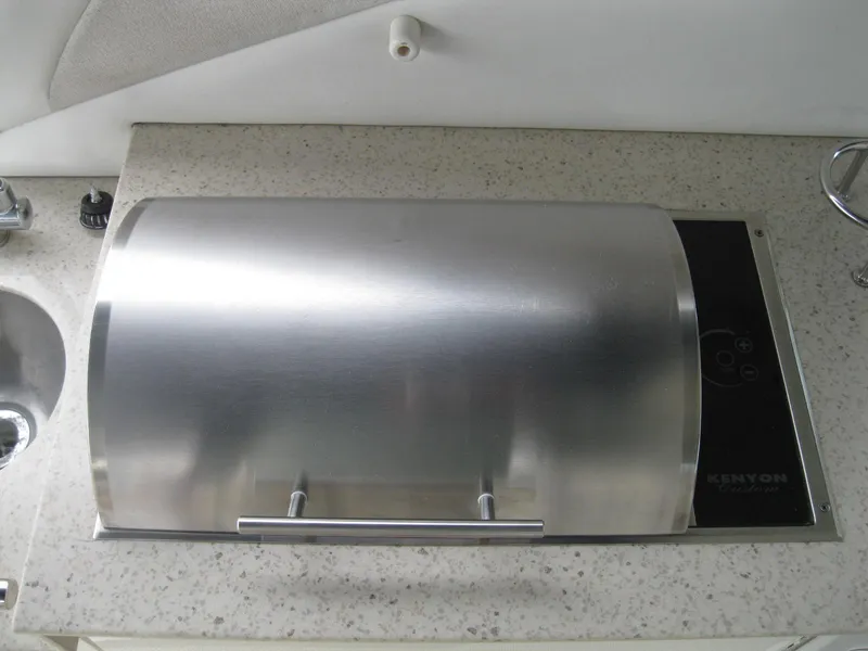 Slide: The Image of Stainless steel grill on 2008 Sea Ray 330 Sundancer yacht. - 19