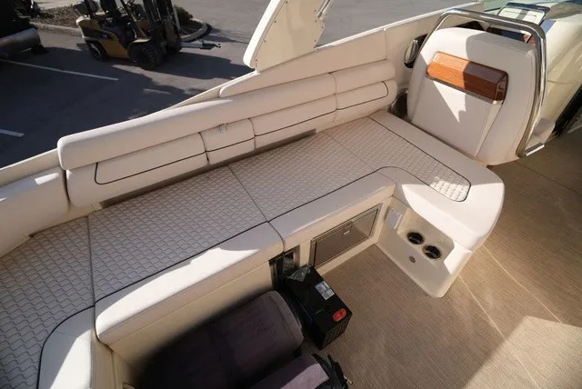 Slide: The Image of Chris-Craft Launch 35 GT Sterdrive 2026 - 16