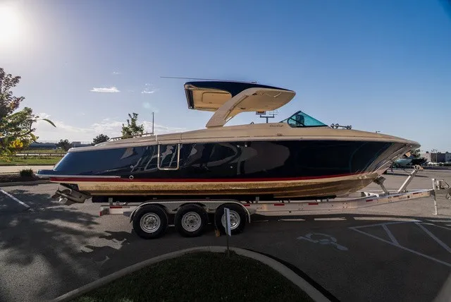 Slide: The Image of Chris-Craft Launch 35 GT Sterdrive 2026 - 4