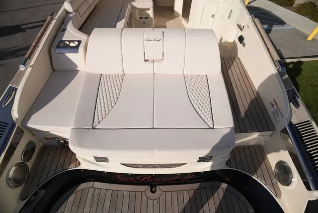 Slide: The Image of Chris-Craft Launch 35 GT Sterdrive 2026 - 10