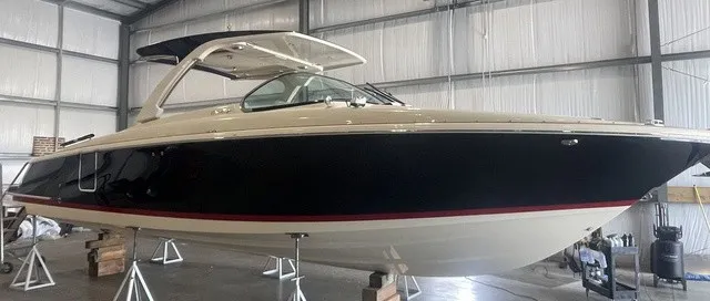 The Image of Chris-Craft Launch 35 GT Sterdrive 2026 - 1