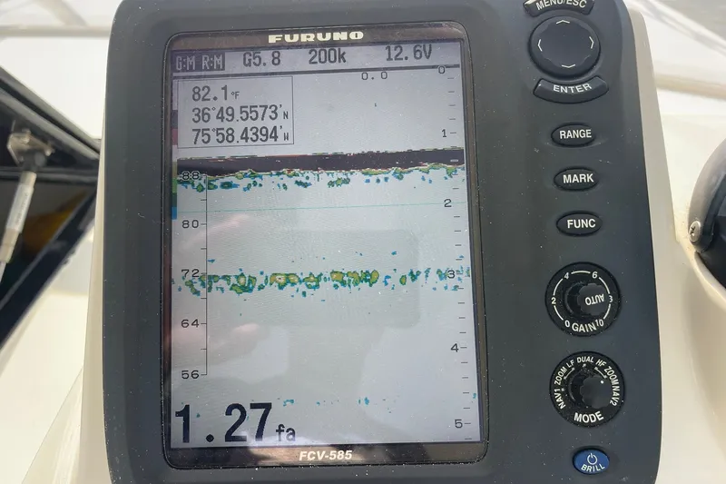 Slide: The Image of Furuno FCV-585 fish finder - 13