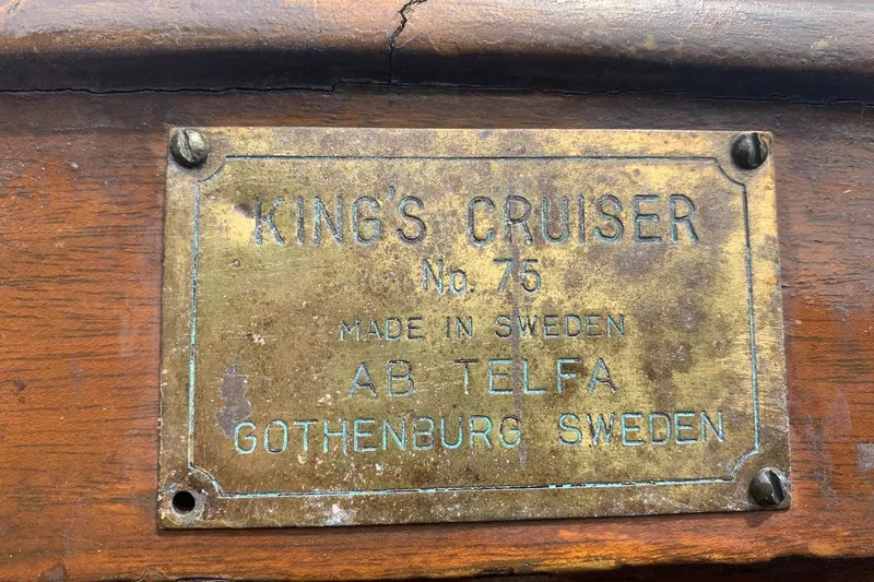 Slide: The Image of Brass nameplate on Halberg Rassey P-28, 1975, King's Cruiser, made in Sweden. - 30