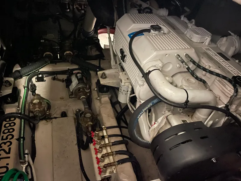 Slide: The Image of Engine room of a 2010 Sea Ray 540 Sundancer yacht. - 28
