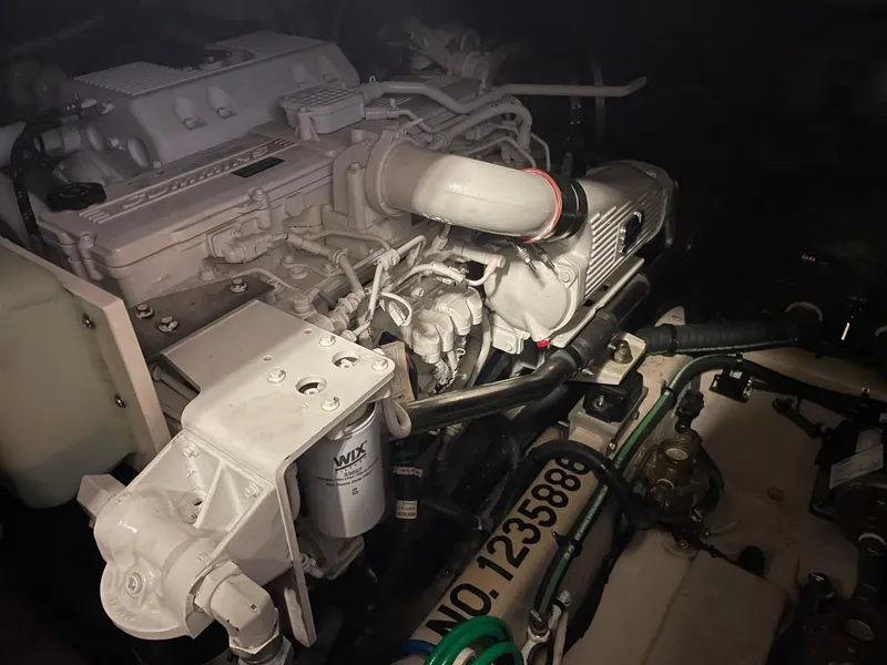 Slide: The Image of Engine compartment of a 2010 Sea Ray 540 Sundancer yacht. - 29