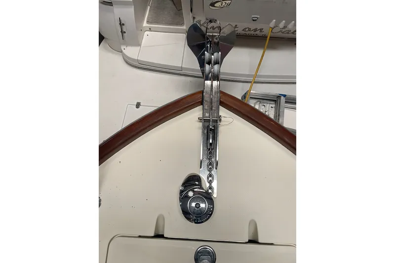 Slide: The Image of Anchor mechanism on 2014 Hinckley Talaria 34 boat deck. - 21