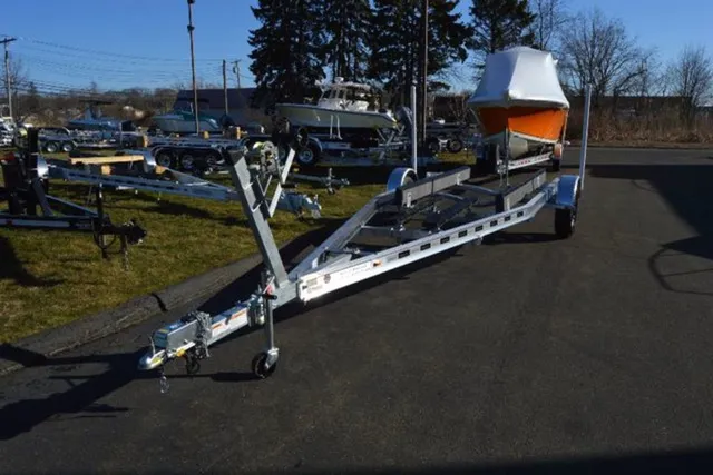 Slide: The Image of Venture Trailers Aluminum Single Axle Commander Series COM-3400 2026 - 1