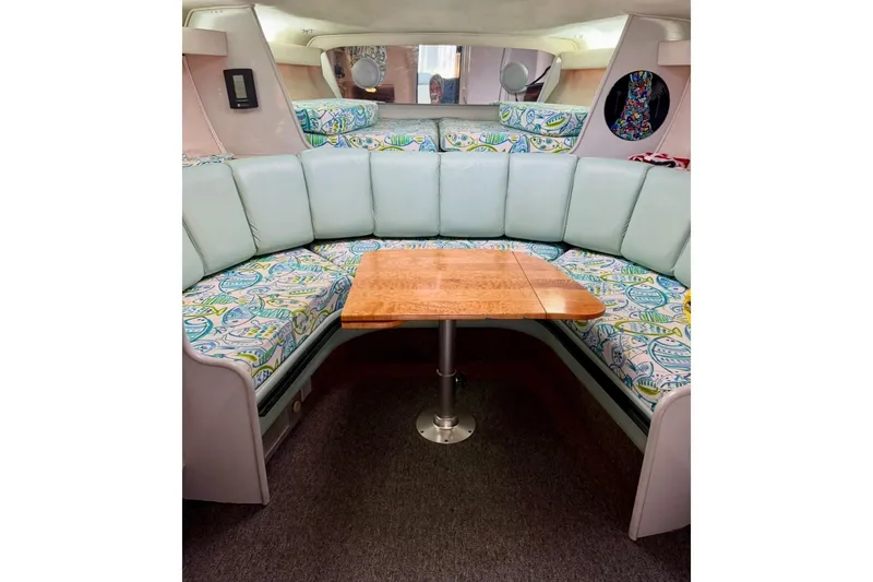 Slide: The Image of Interieur van de Tiara Sport 270 Sport boot uit 1992. - 31