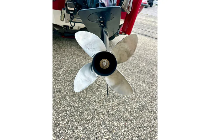 Slide: The Image of Propeller of a 2009 Ranger 620VS Fisherman boat on a textured surface. - 25