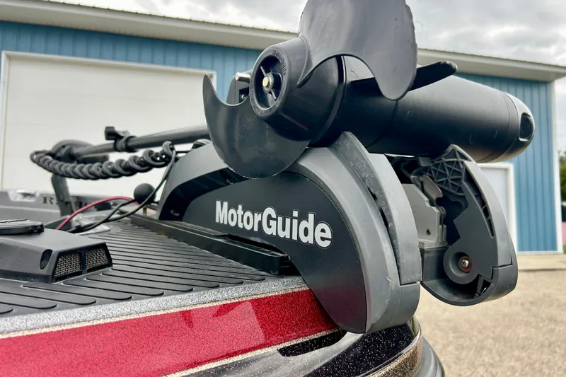 Slide: The Image of Close-up of MotorGuide trolling motor on 2009 Ranger 620VS Fisherman boat. - 21