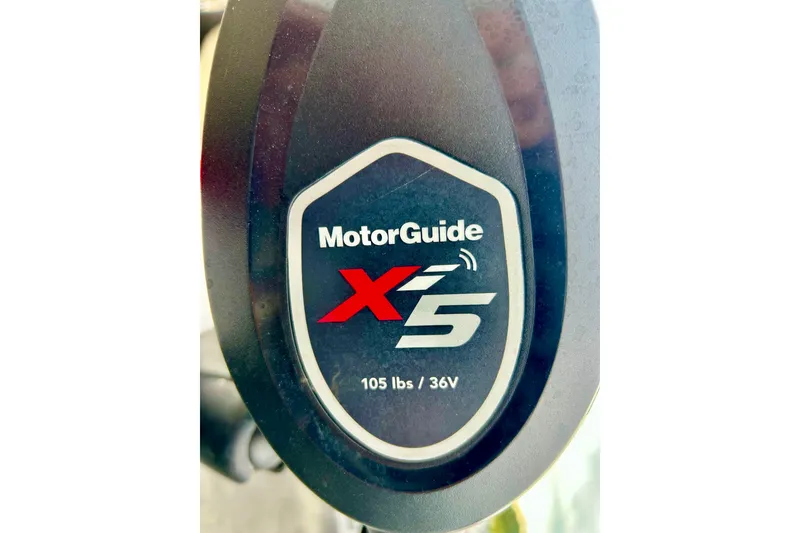 Slide: The Image of MotorGuide X5 motor on 2009 Ranger 620VS Fisherman, 105 lbs thrust, 36V. - 22