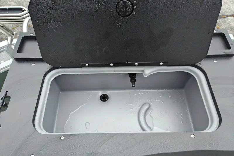 Slide: The Image of Livewell compartment on a 2027 Sun Tracker Fishin' Barge 22 XP3 pontoon boat. - 36