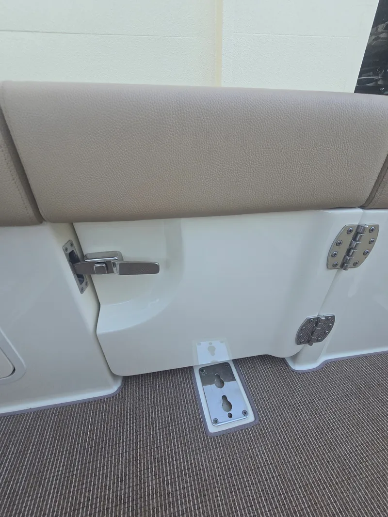 Slide: The Image of Chris-Craft Calypso 24 2023 - 10
