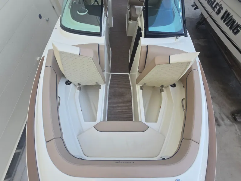 Slide: The Image of Chris-Craft Calypso 24 2023 - 22