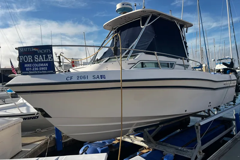 Slide: The Image of 1996 Grady-White Gulfstream 232 boat for sale at Seattle Yachts marina. - 17