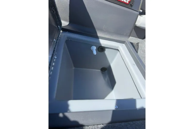 Slide: The Image of 2027 Tracker Bass Tracker Classic XL livewell interior, featuring a clean, spacious design. - 70