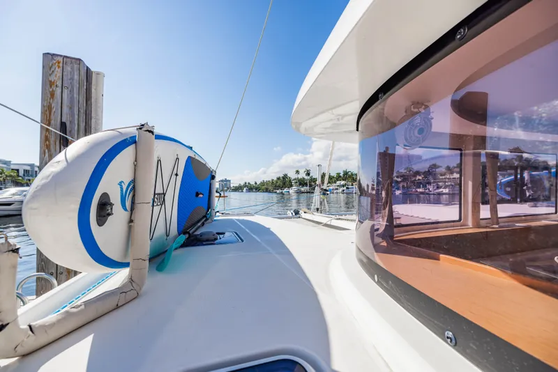Slide: The Image of Lagoon 42 Katamaran 2018 mit Paddleboard am Deck. - 41