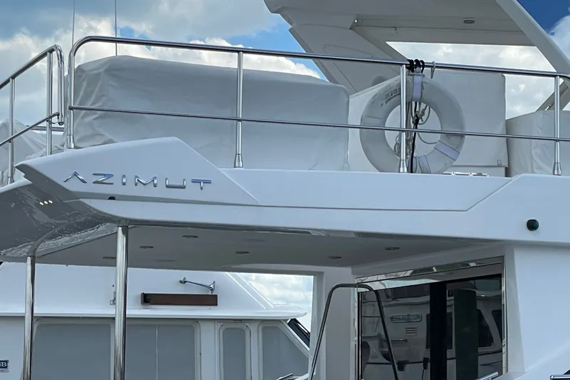 Slide: The Image of Azimut 50 Precious Cargo. - 71