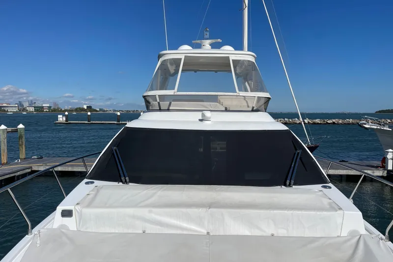 Slide: The Image of 2023 Azimut Fly 50 yacht bow cushion covers. - 17