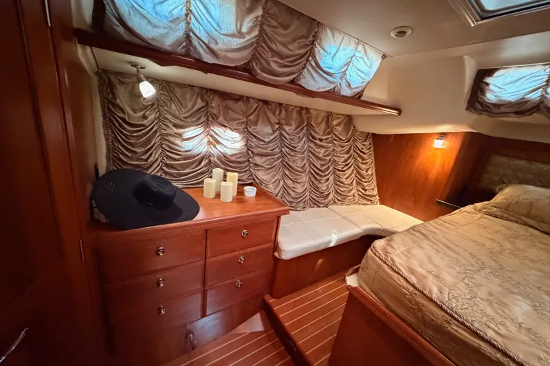 Slide: The Image of Luxurious cabin interior of 2009 Hunter 50 Center Cockpit yacht with elegant decor. - 92