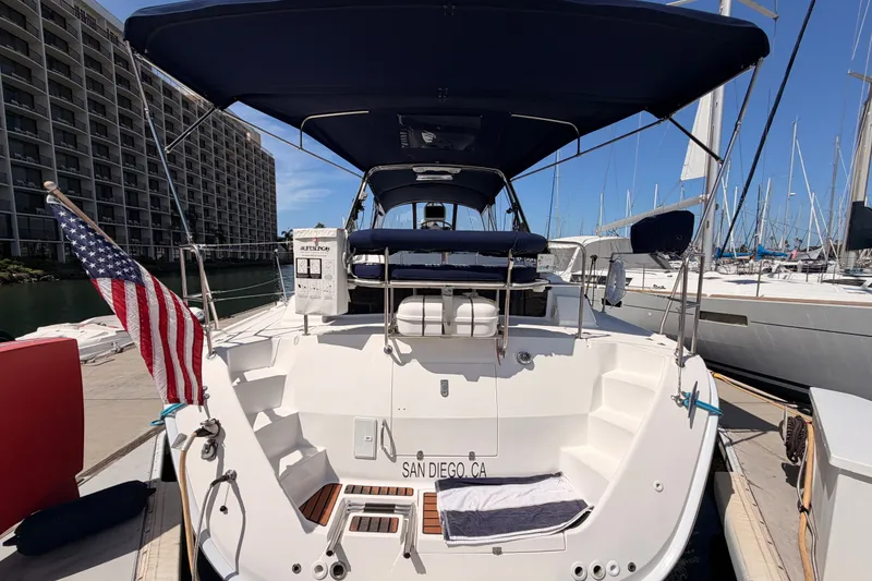 Slide: The Image of Hunter 50 Center Cockpit yacht, 2009 model, docked in San Diego marina. - 9