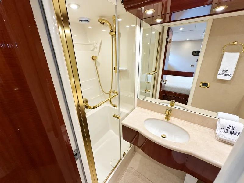 Slide: The Image of Lazzara Yachts 80 Skylounge 2002 - 77