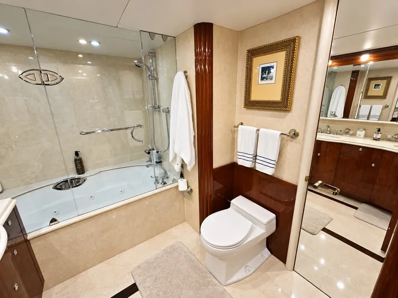 Slide: The Image of Lazzara Yachts 80 Skylounge 2002 - 70
