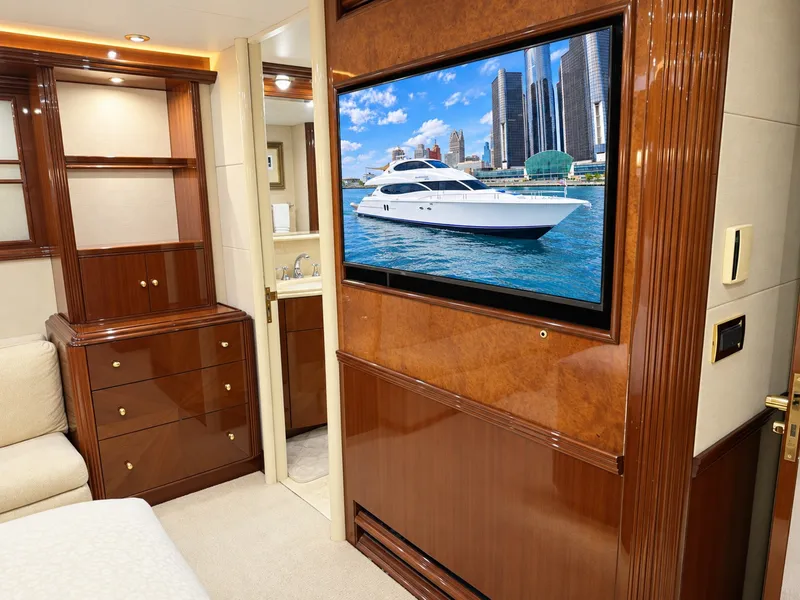 Slide: The Image of Lazzara Yachts 80 Skylounge 2002 - 66